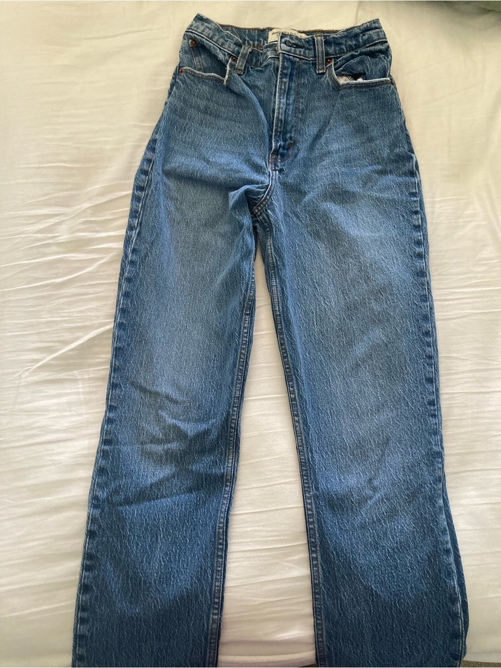 Abercrombie & Fitch The 90’s Straight Curve Love Ultra High-Rise Jeans